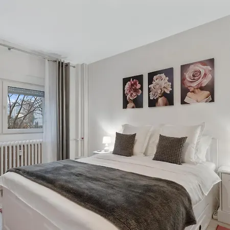 Rose Powder Studio Apartment