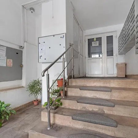Apartment Rose Powder Studio *