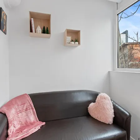 Apartment Rose Powder Studio